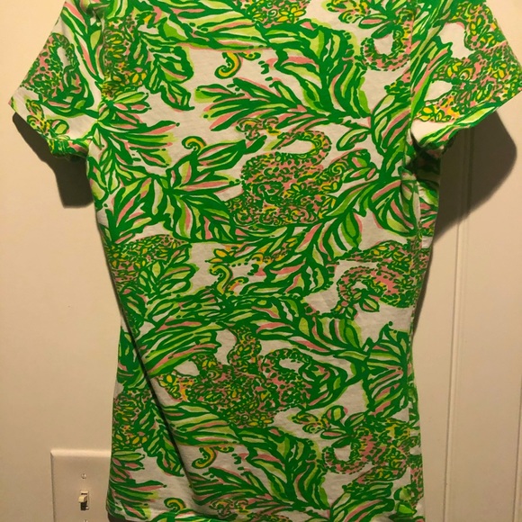 Lilly Pulitzer tshirt - Picture 2 of 3